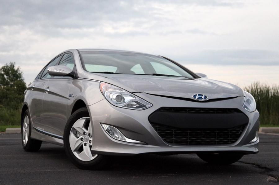  Hyundai Sonata Hybrid 2010 года  (фото 55 из 83)